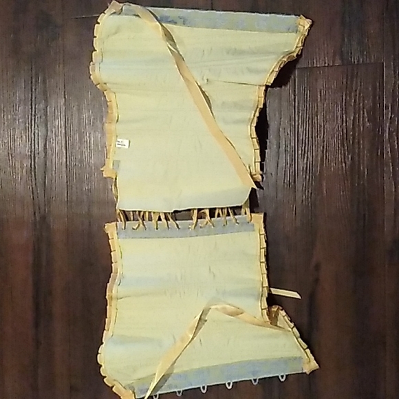 Corset - Picture 2 of 5